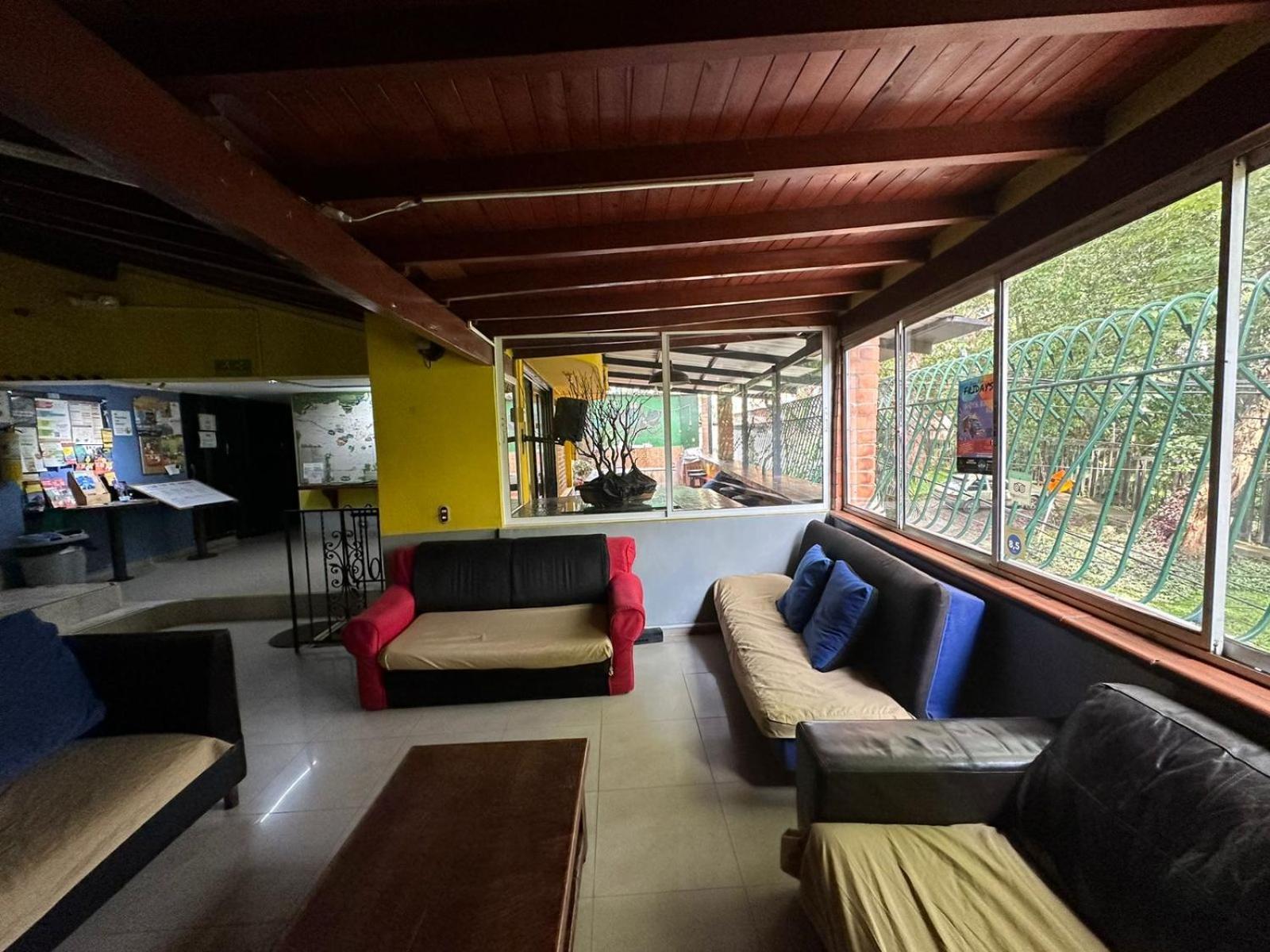 Arcadia Hostel Medellin Bagian luar foto