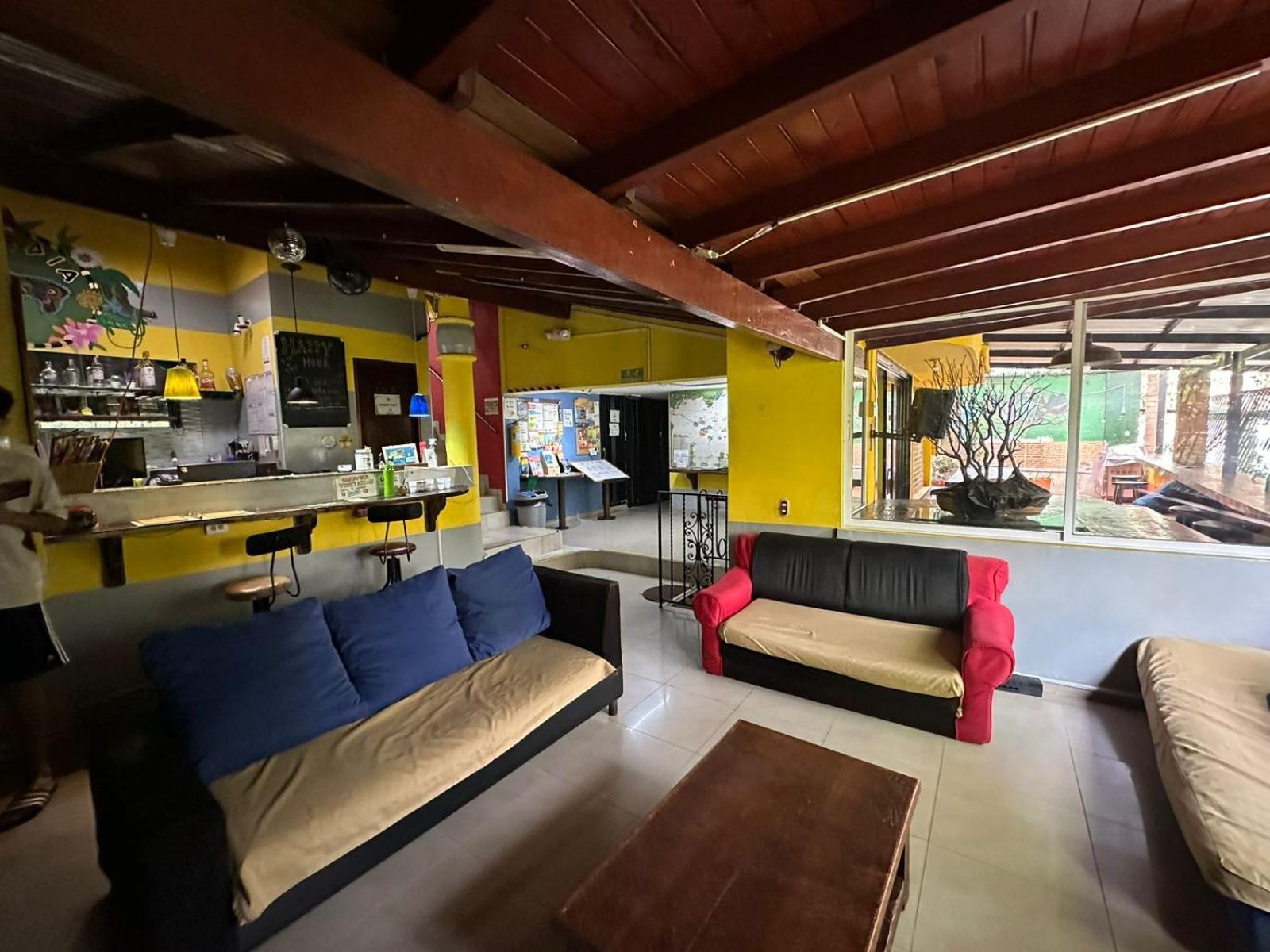 Arcadia Hostel Medellin Bagian luar foto
