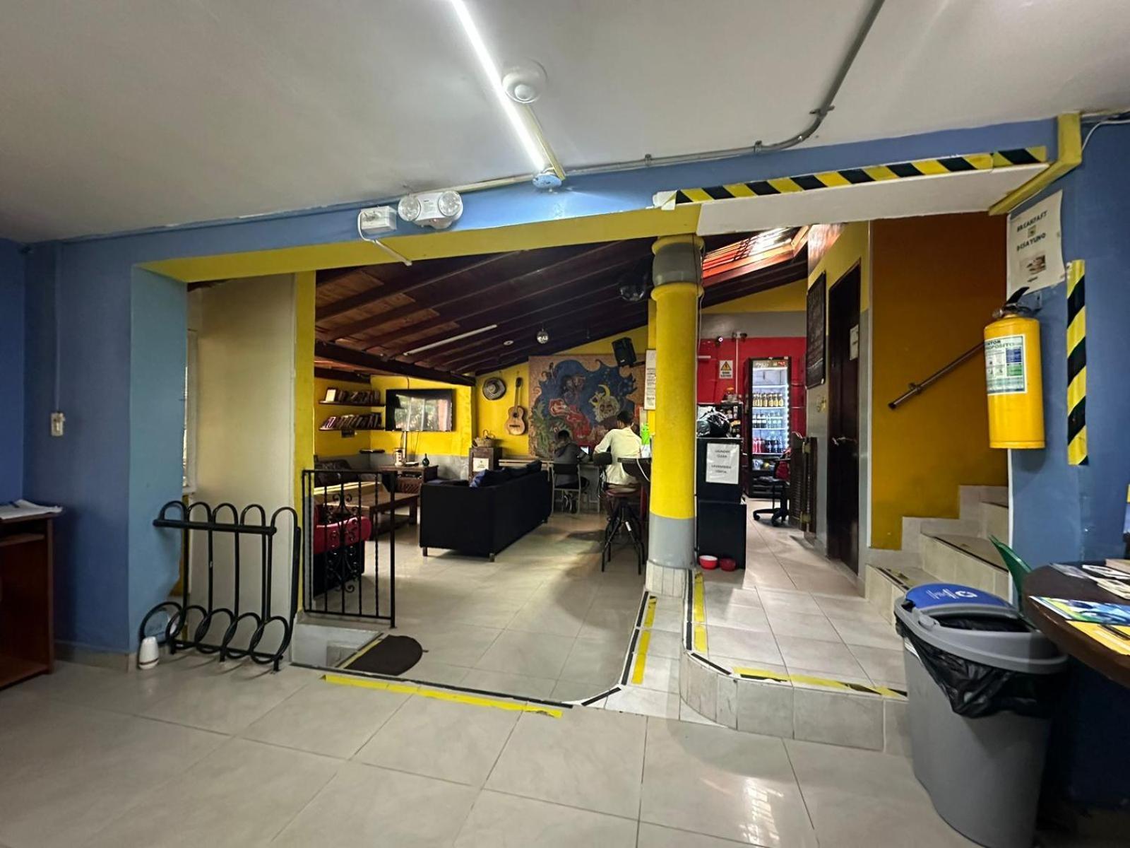 Arcadia Hostel Medellin Bagian luar foto