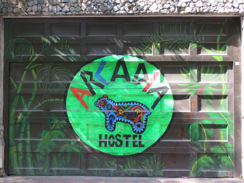 Arcadia Hostel Medellin Bagian luar foto